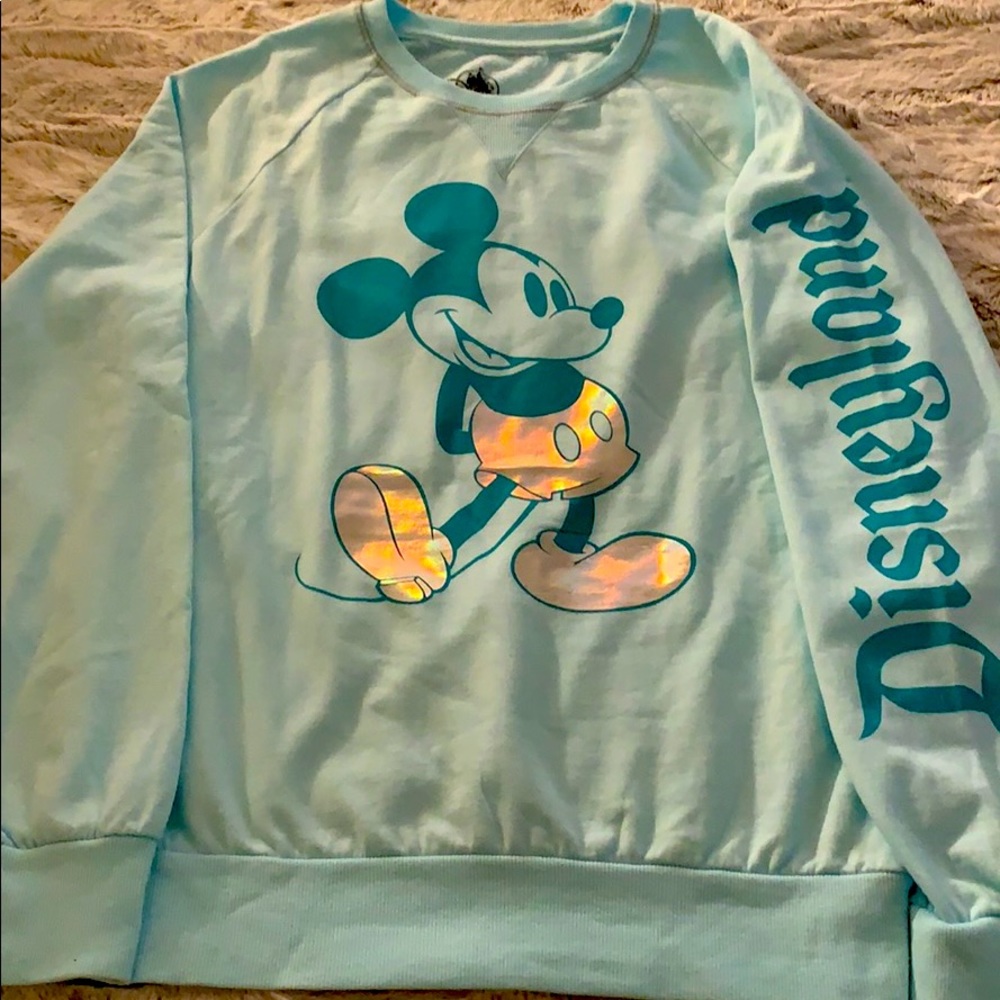 NWT Disneyland Mickey Mouse Crew Neck💕